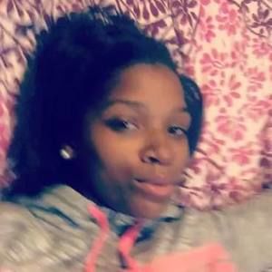 Meet your Posher, Monyae